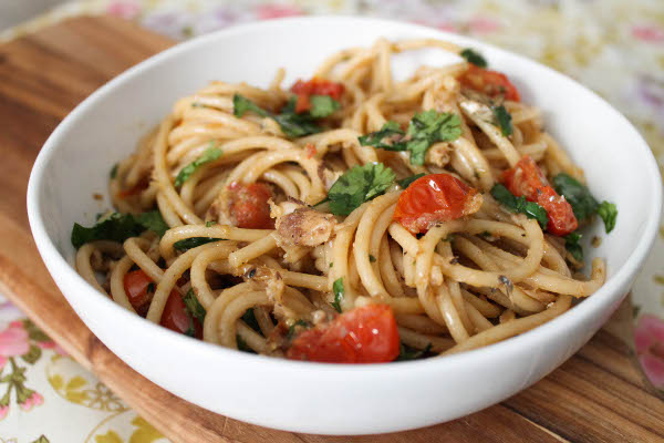 Spicy Spaghetti with Sardines - Confessions of a Chocoholic