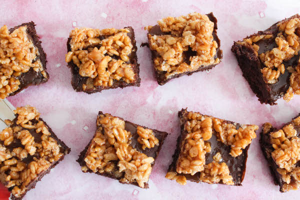 salted caramel brownies with crunch topping
