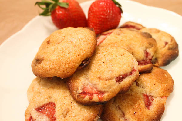 Strawberry Shortcake Cookies (Or: Almost a Kitchen Fail) - Confessions ...